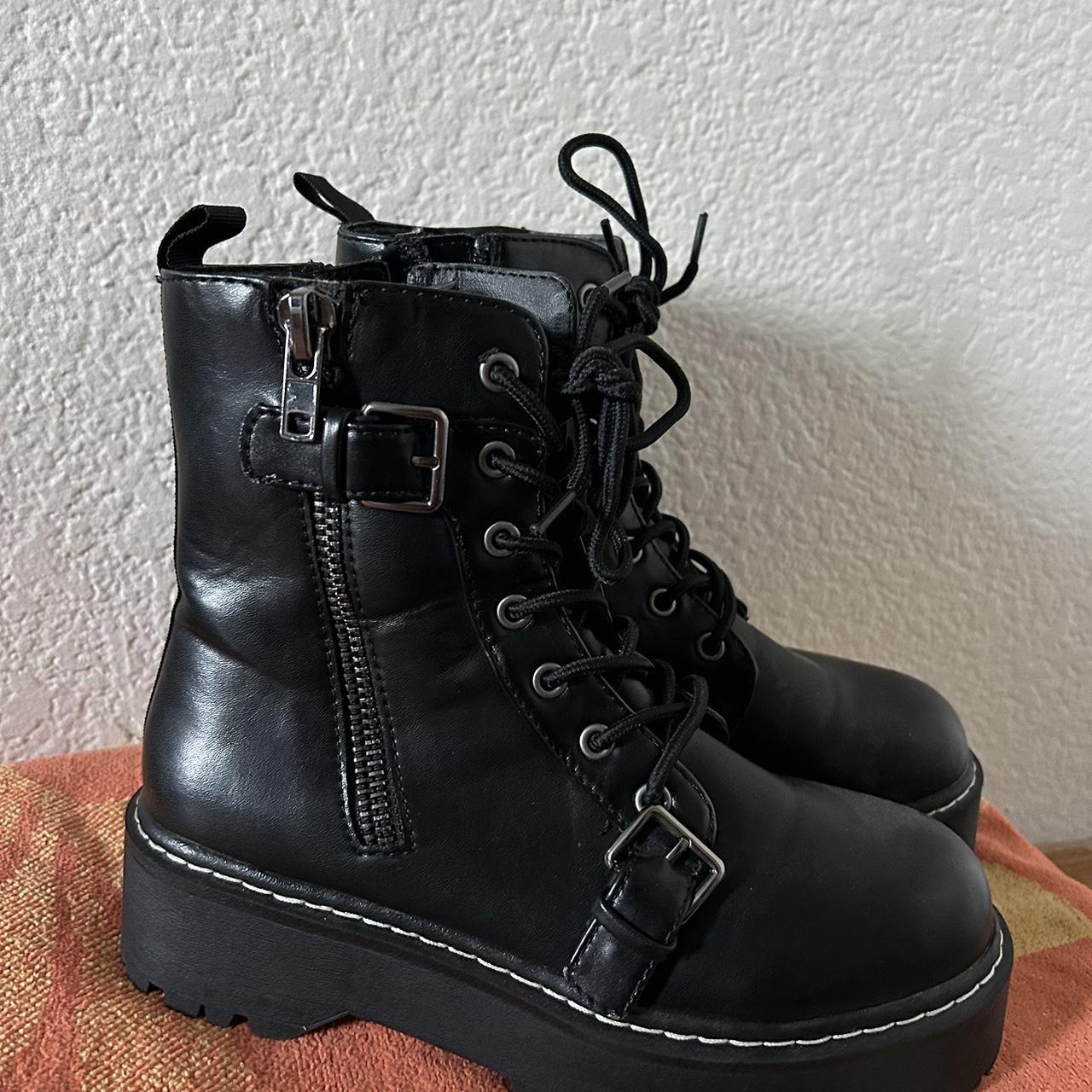 Wild Pair Platform Combat Boots, size 7 (I wear a... - Depop