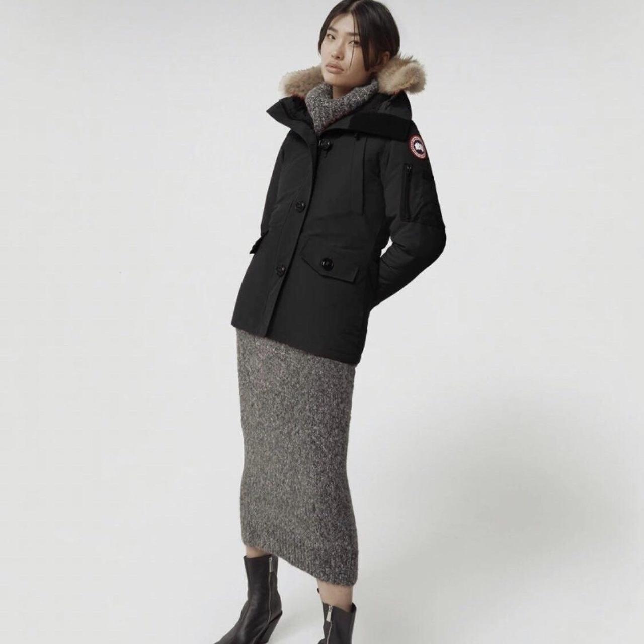 Canada Goose Women's Black Coat | Depop