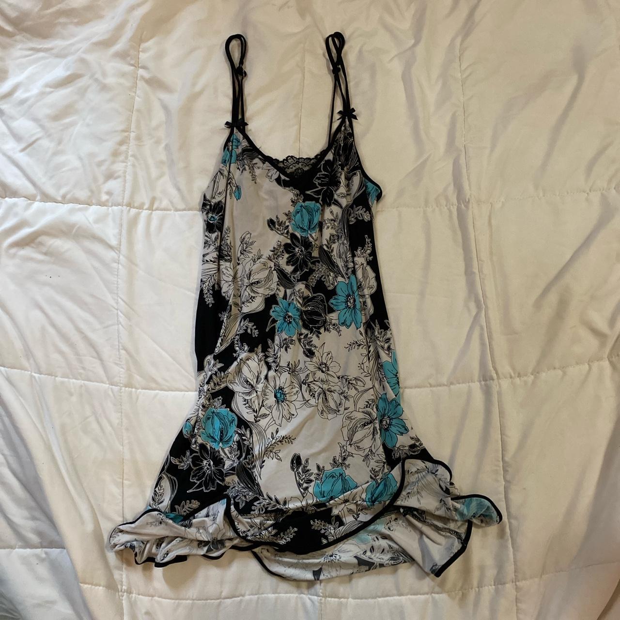 blue floral nightgown - Depop