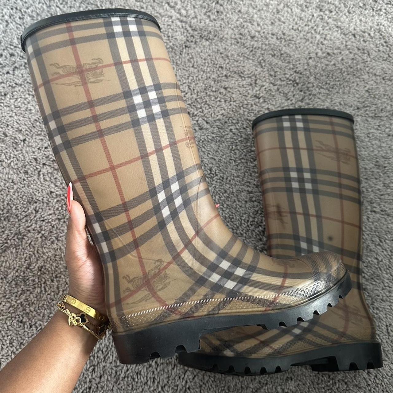 Burberry Women's Brown and Burgundy Boots | Depop