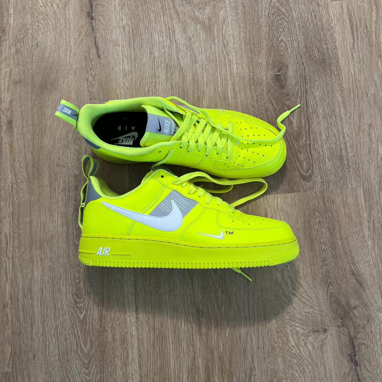 nike utility volt