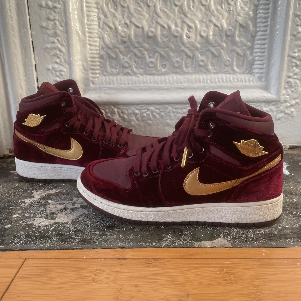 Air jordan burgundy and gold online