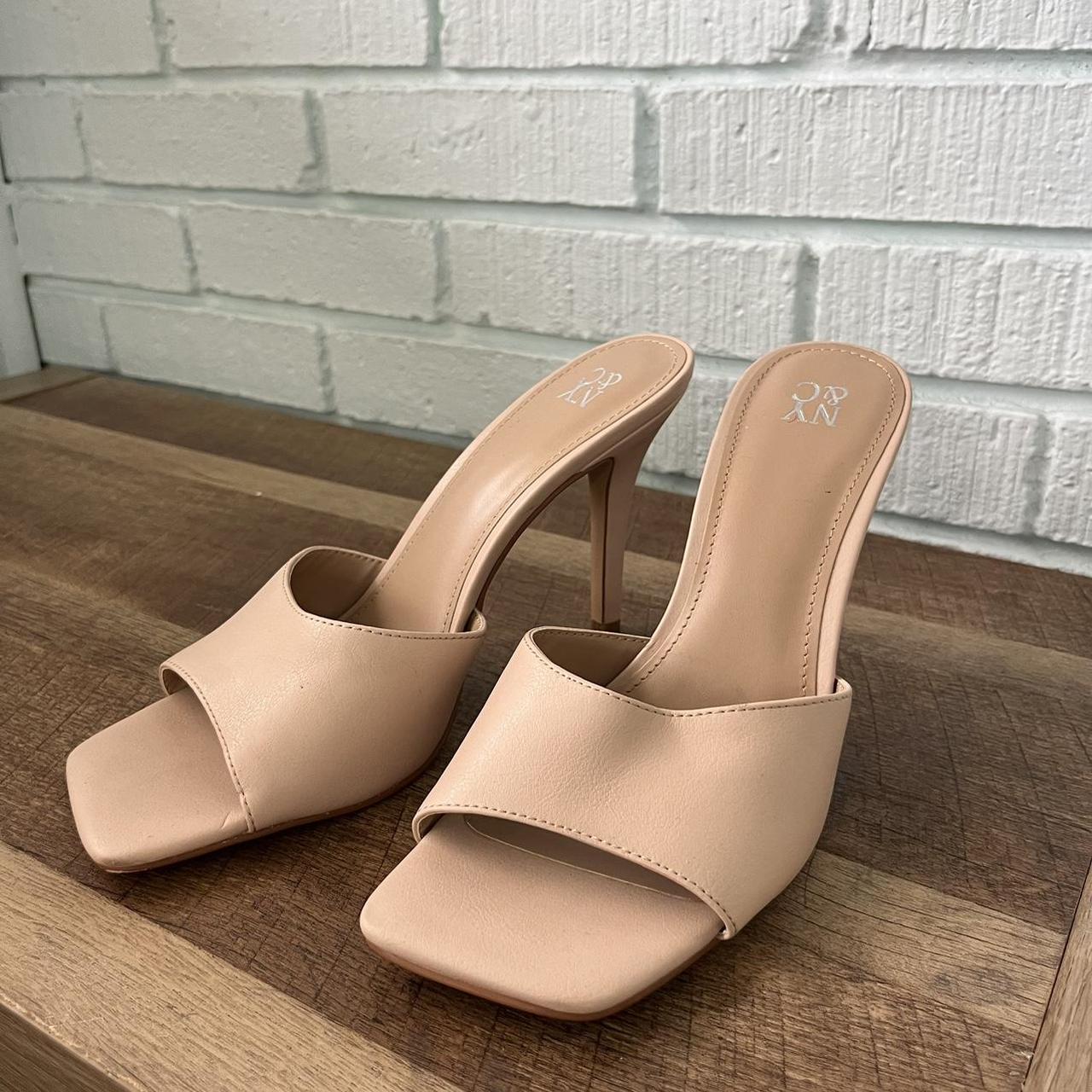 item listed by emeeel000