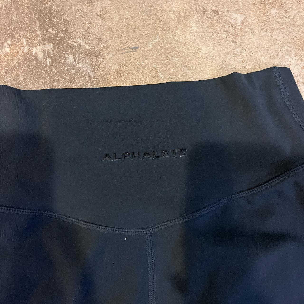 Cute alphalete leggings ! Size M! Super good condition! Depop