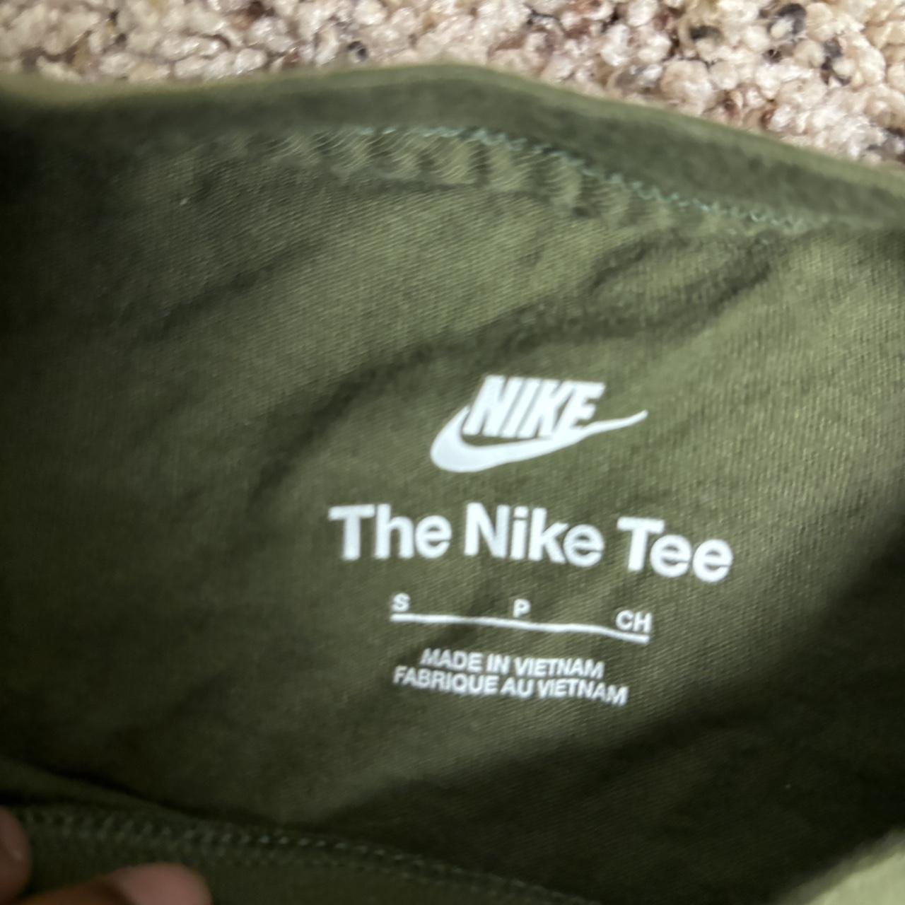 olive green nike shirt