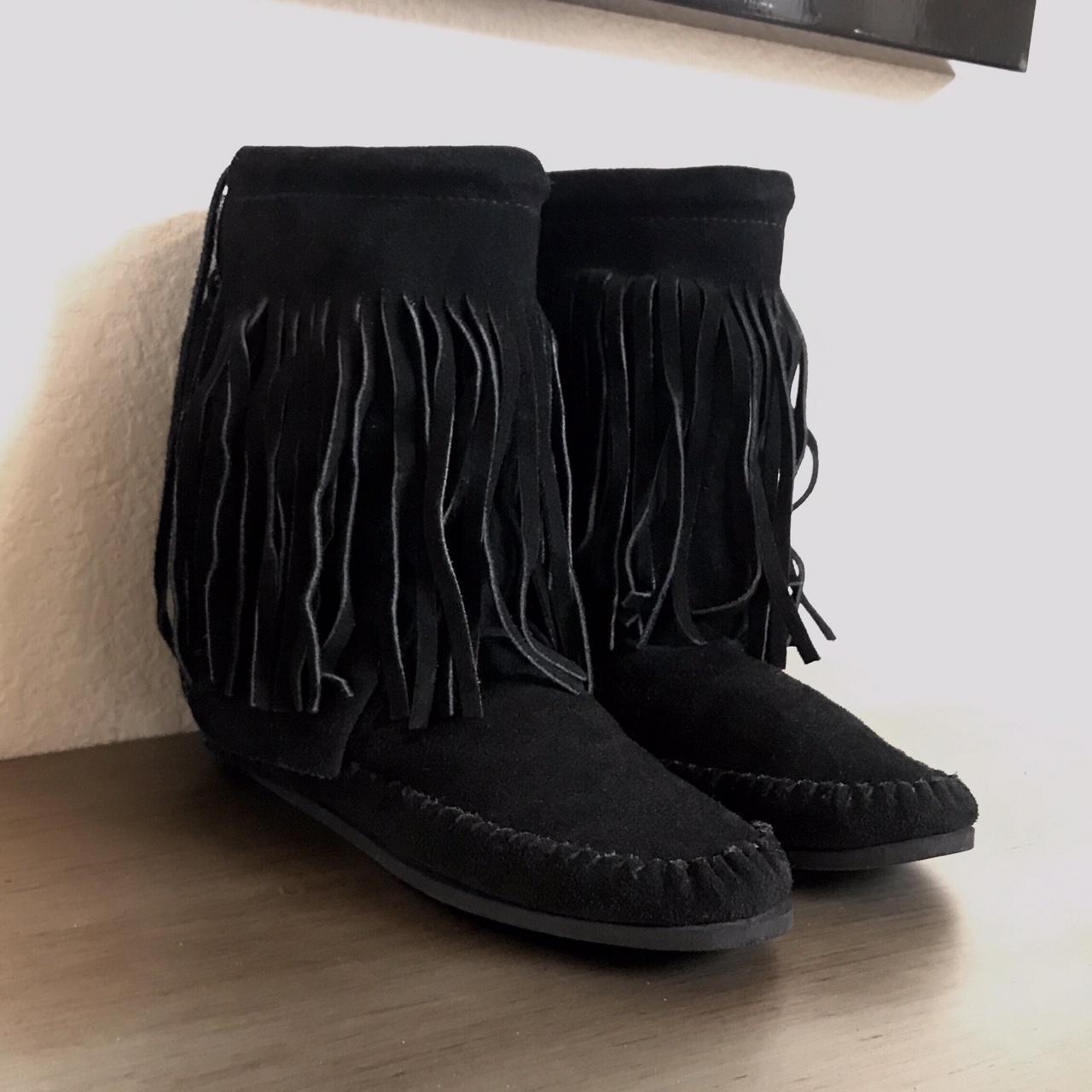 Black fringe moccasin discount boots