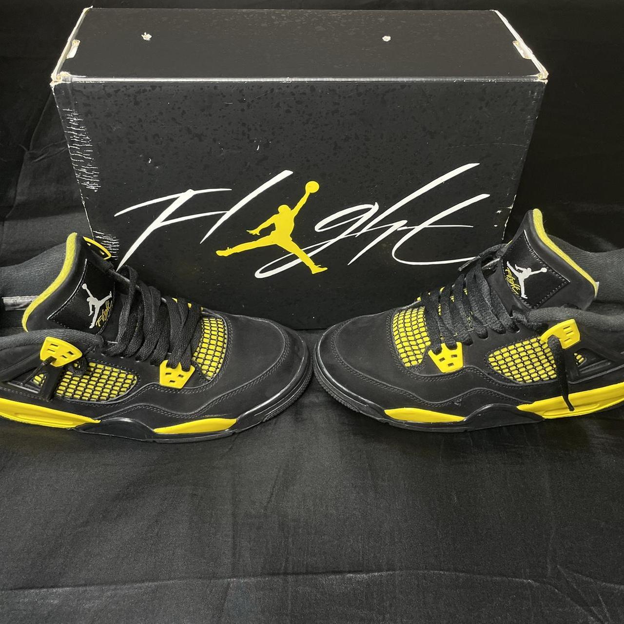 Black and yellow jordans size 7 hotsell