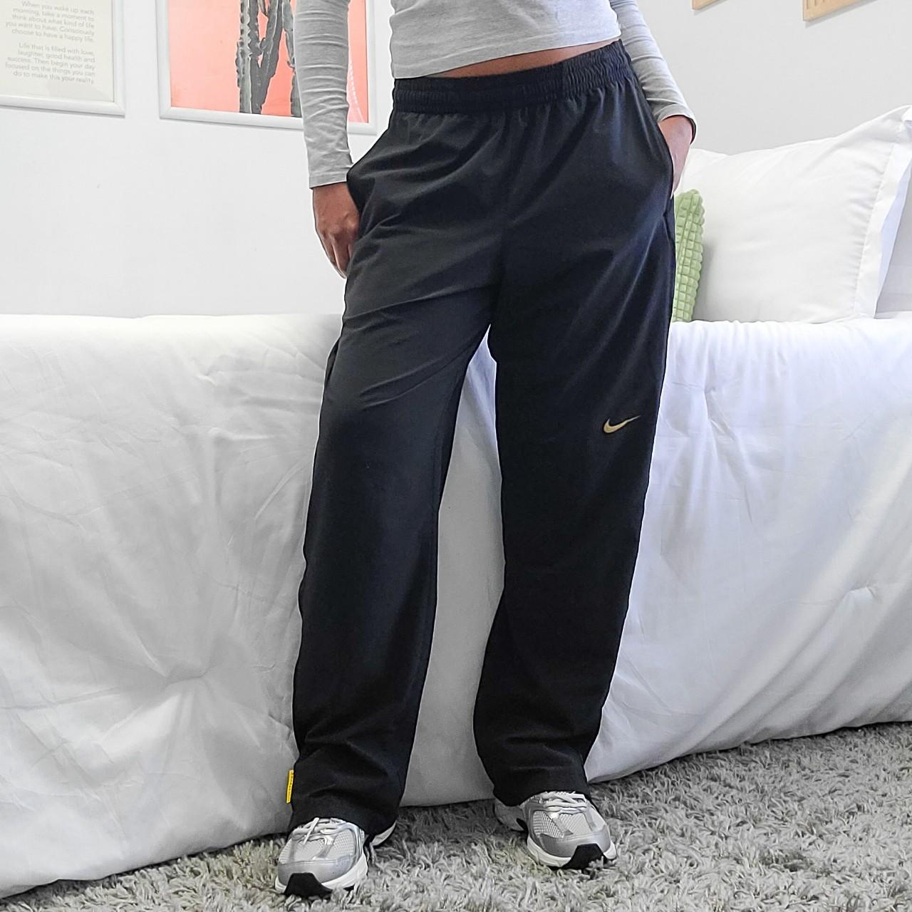Nike sweatpants Size L Great condition - Depop