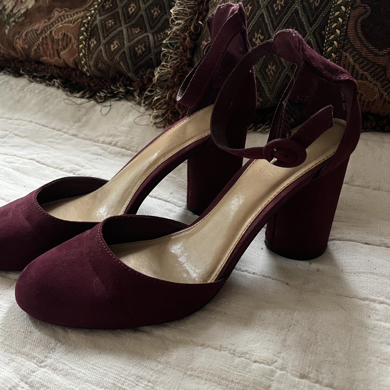 Kohl's Women's Burgundy and Red Courts Depop