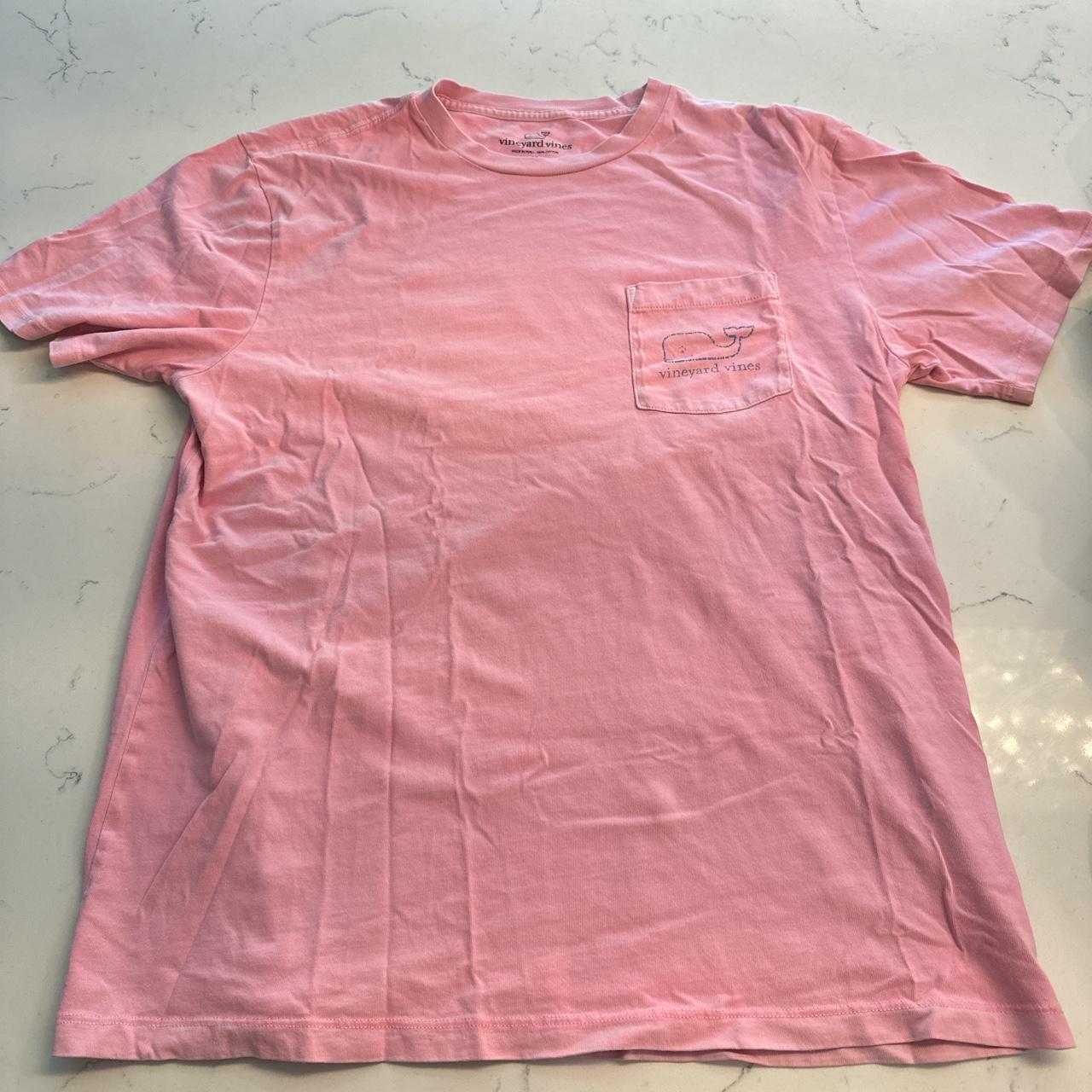 Red/pink boston vineyard vines t shirt size small - Depop