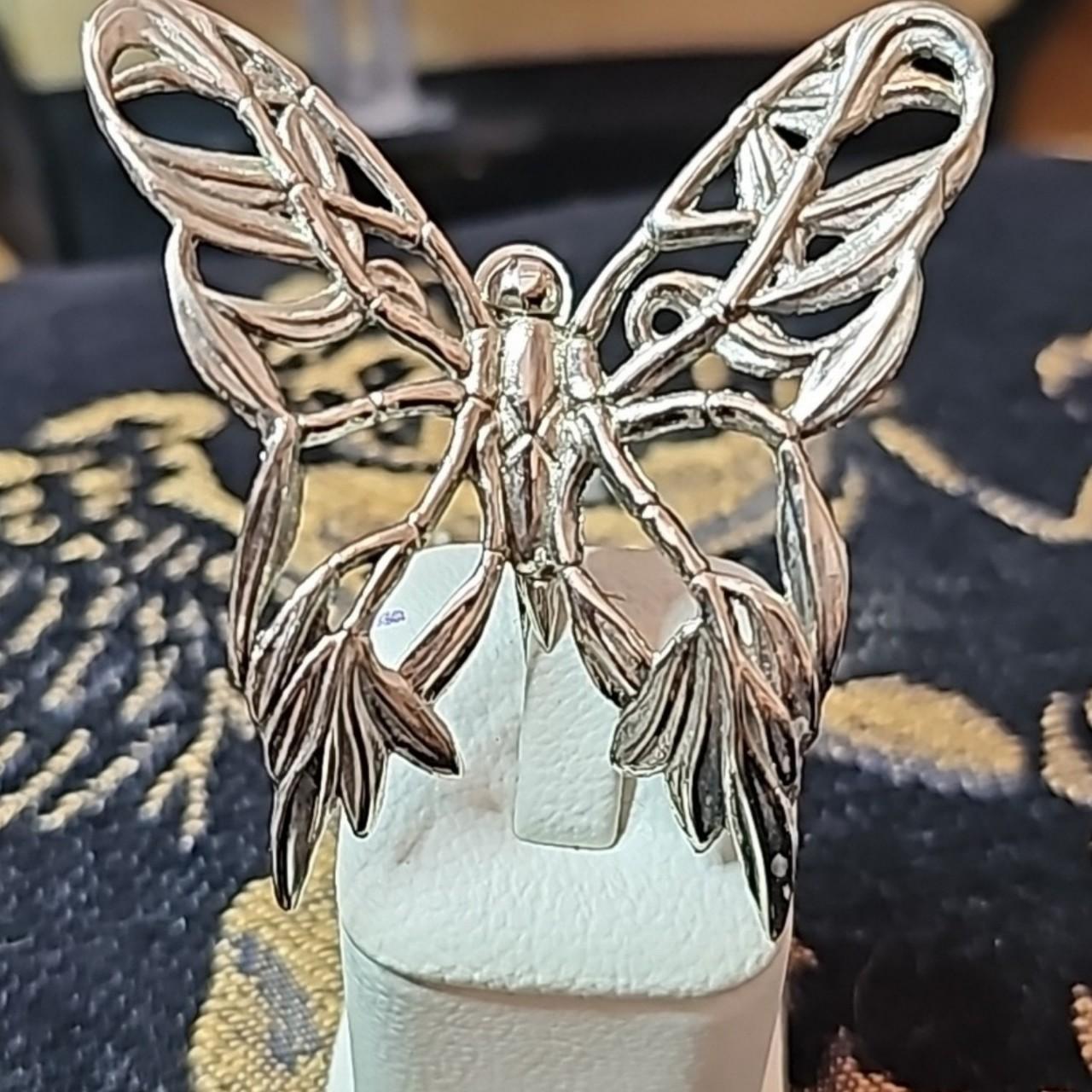 item listed by blackwidow02
