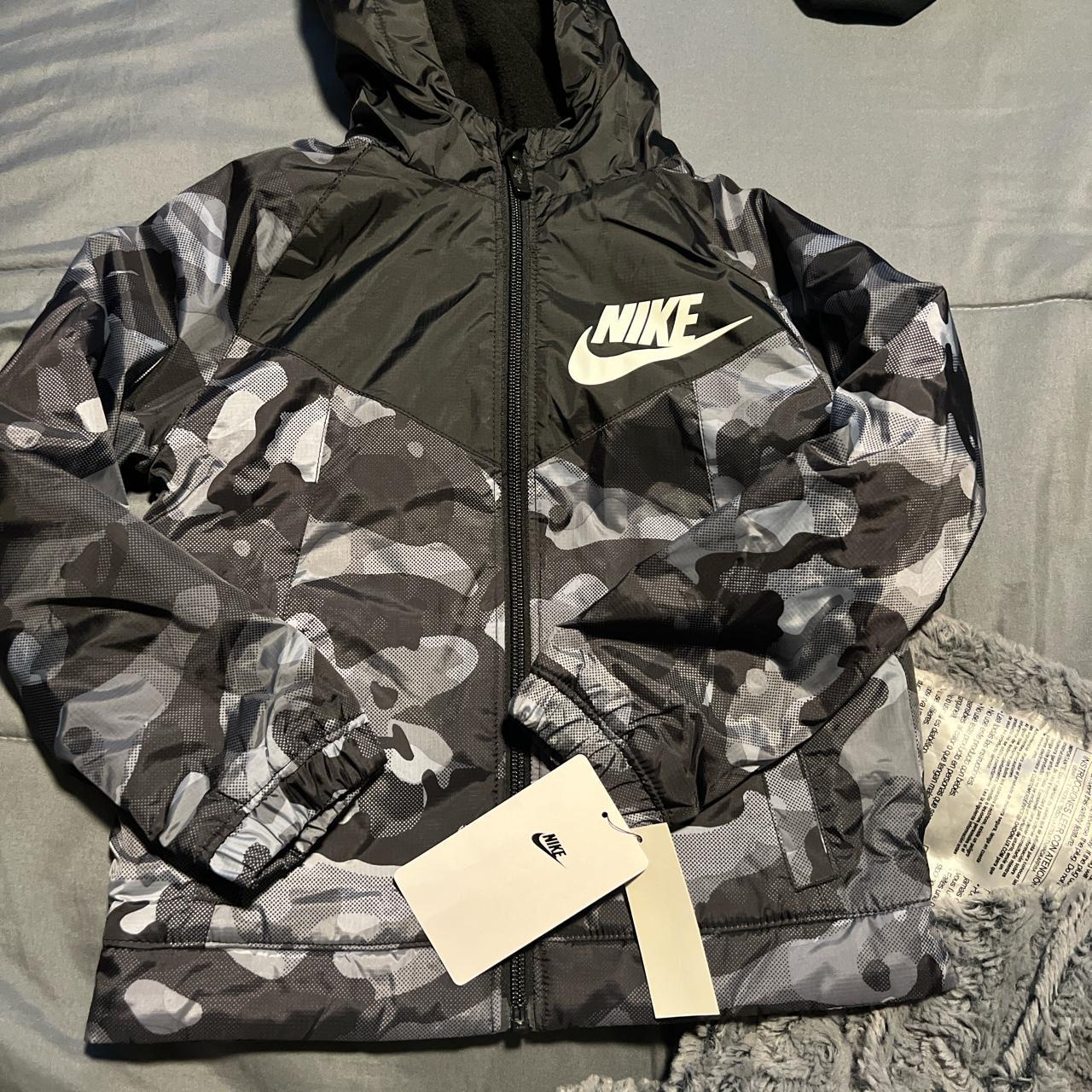 Nike badlands camo shop windbreaker