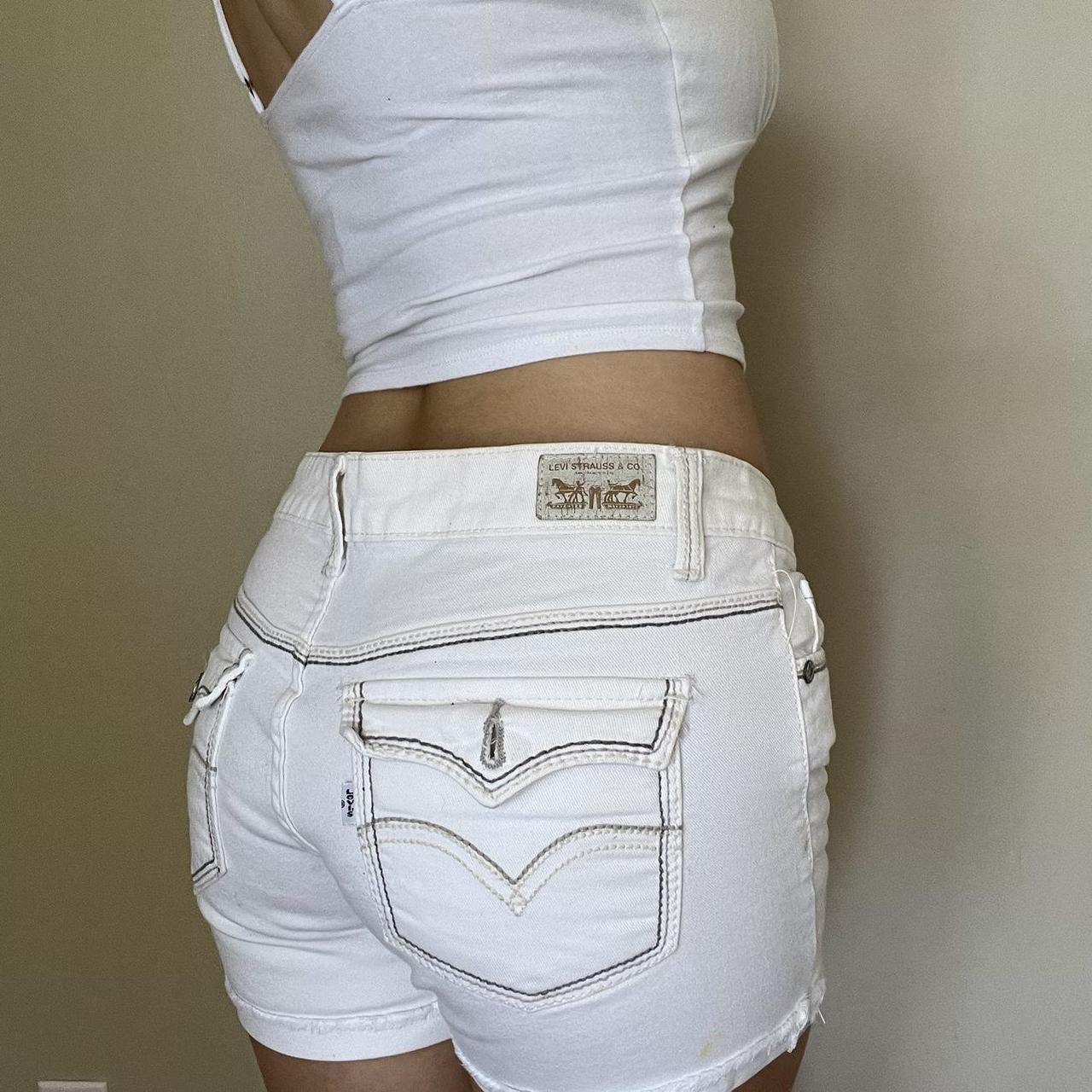 Levi sales white shorts