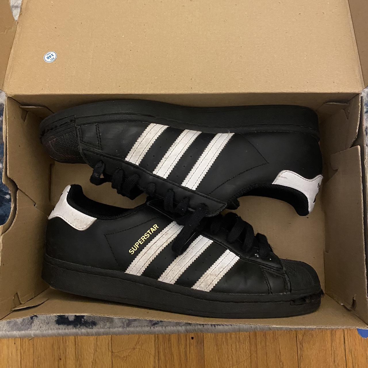 BLACK ADIDAS SUPERSTAR SIZE 8 - Depop