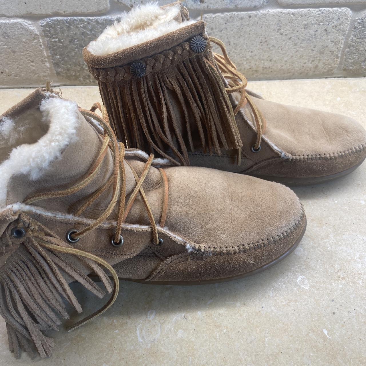 minnetonka boots womens
