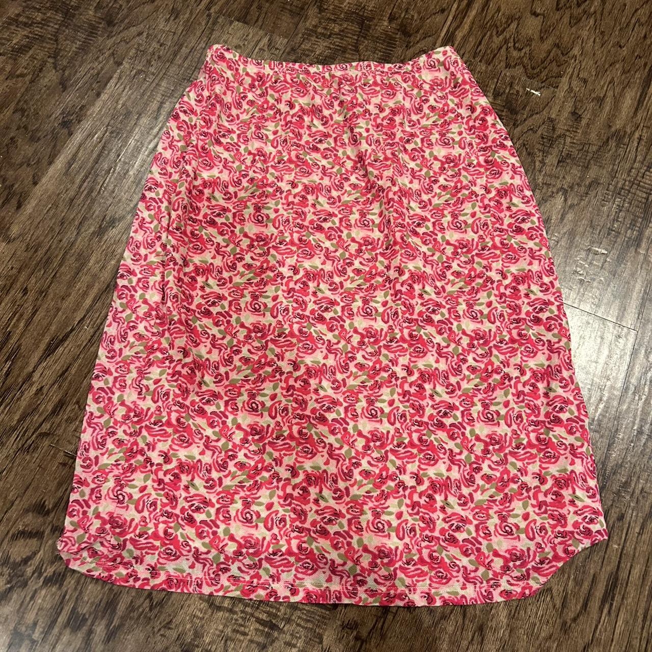 New York & Company xs mid-length skirt with flower... - Depop