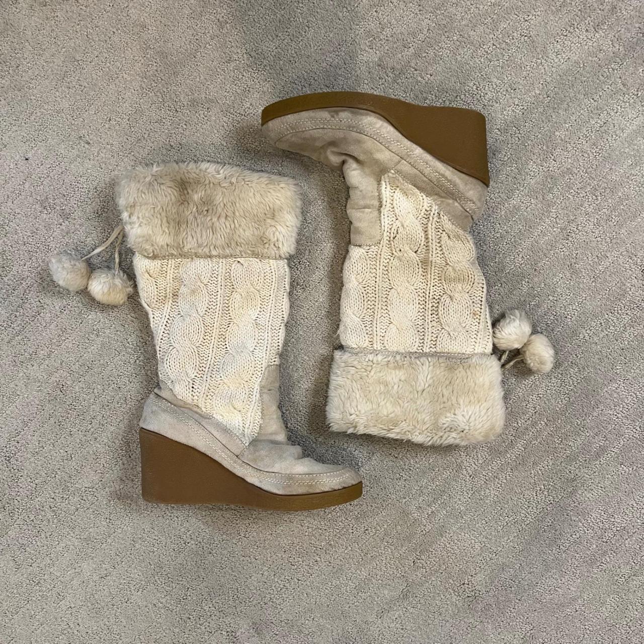 Faux fur-boots - Depop