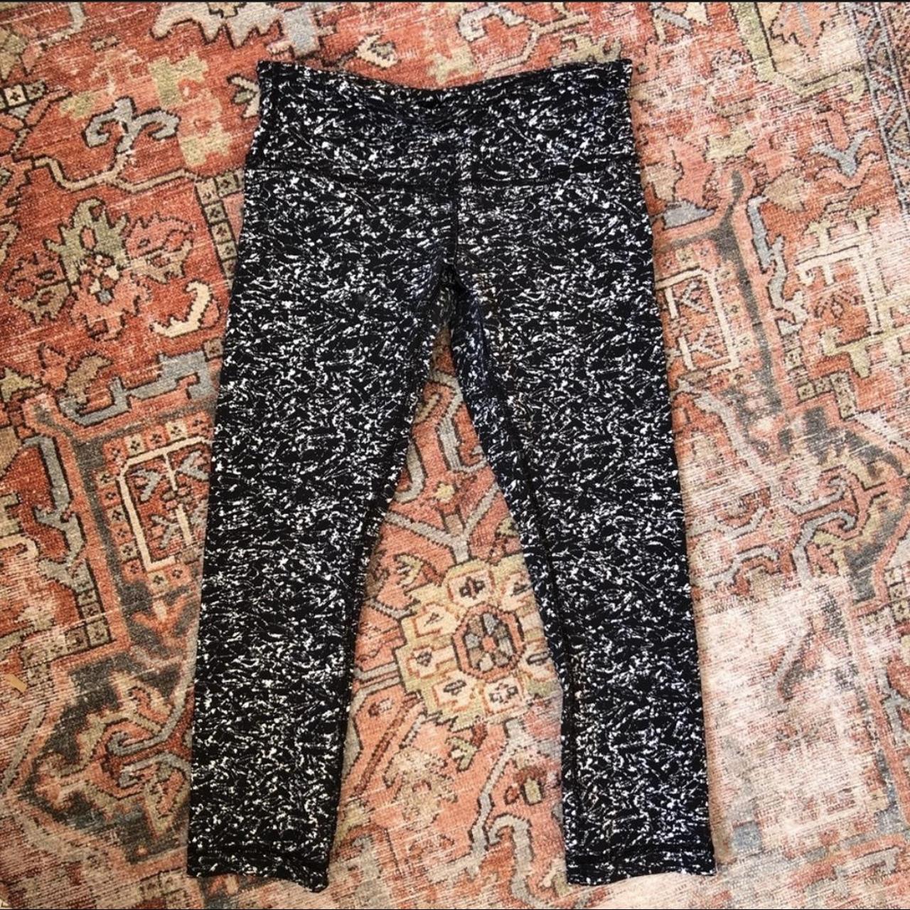 Lululemon size 4 wunder under leggings! Great - Depop