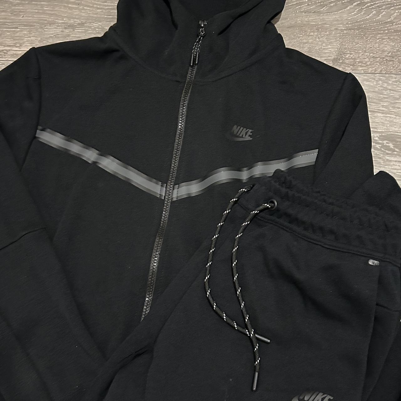 mens black nike tech