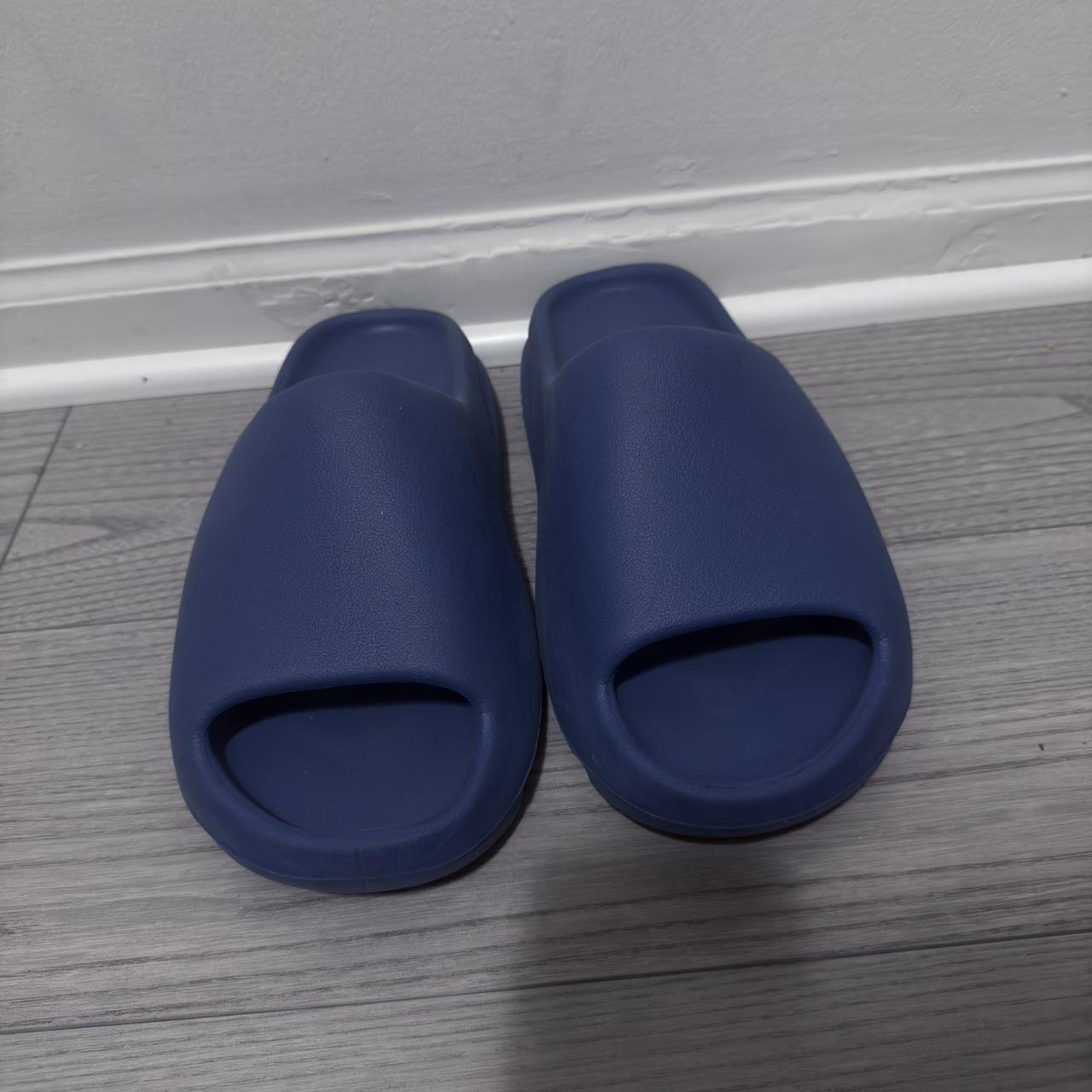 navy yeezy slides