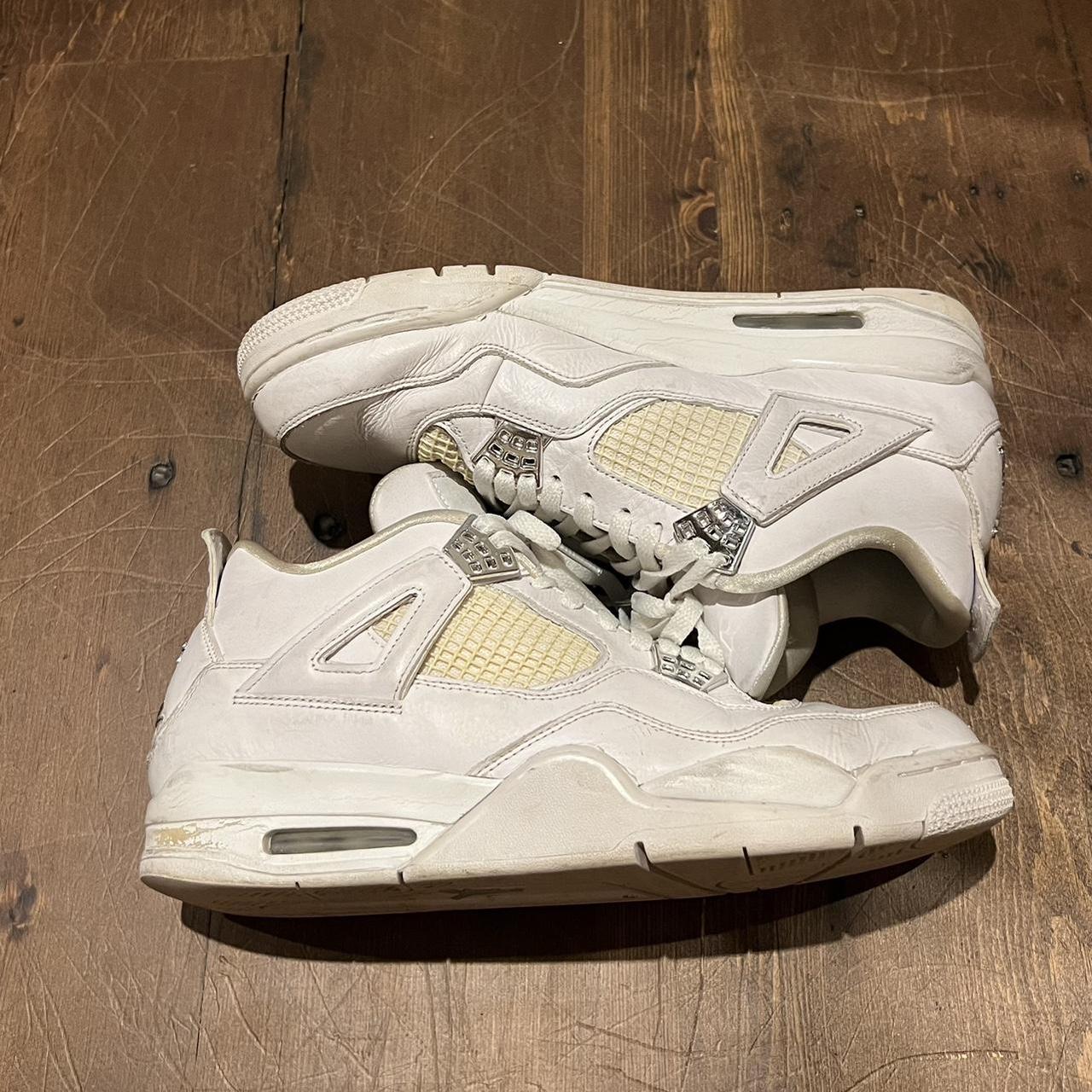 Jordan 4 pure money Size 12 pretty beat going for