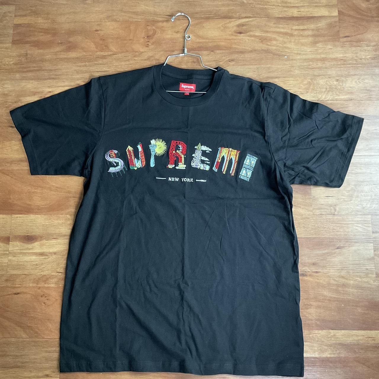 Supreme Men's Black Tshirt Depop