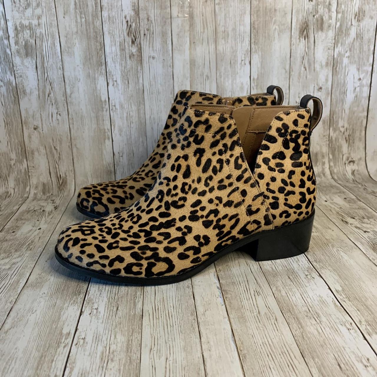 Vionic deals leopard boots