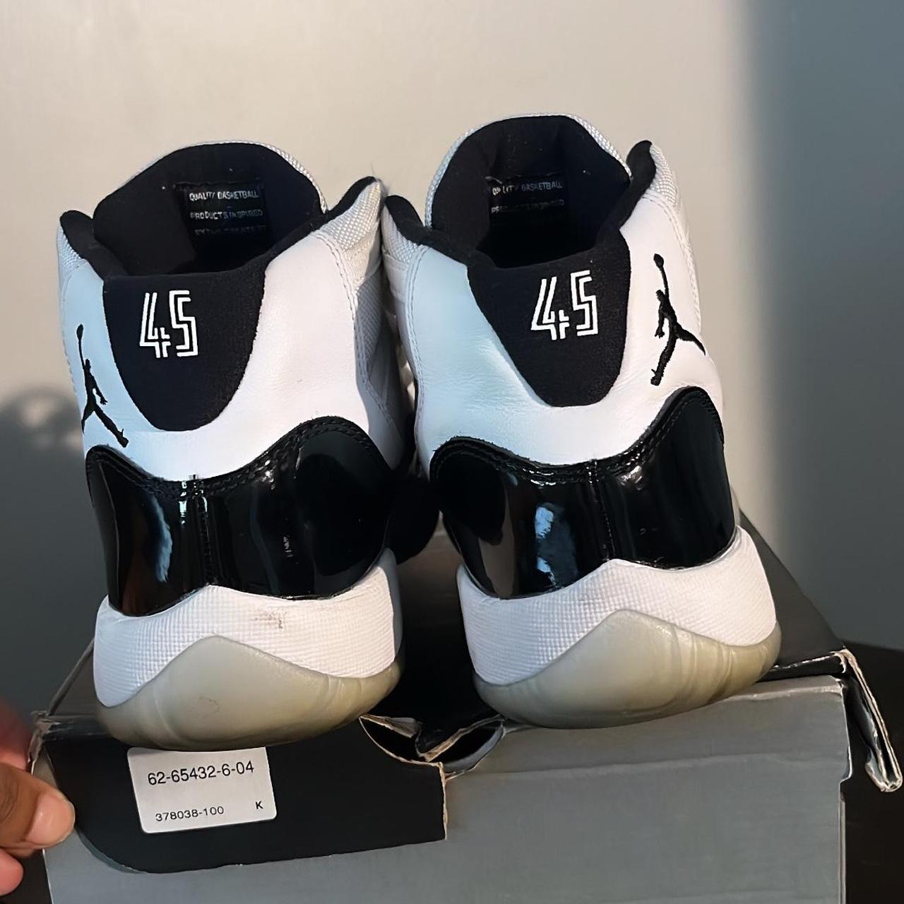 mens white and black jordans