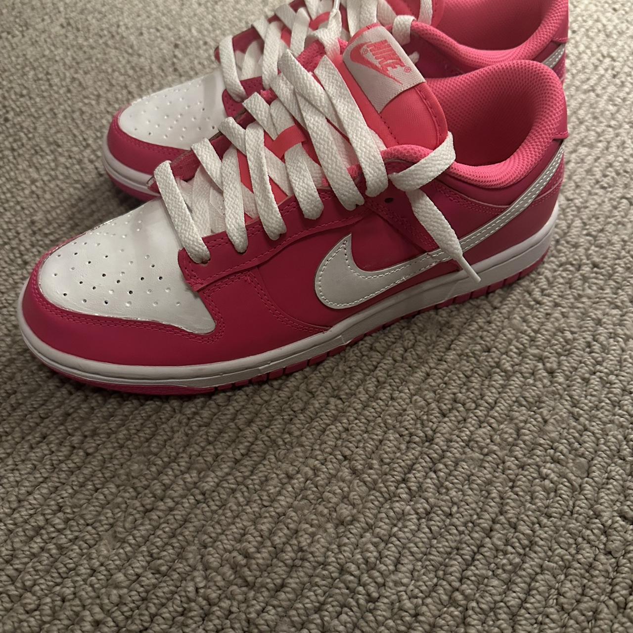 dusky pink nike trainers