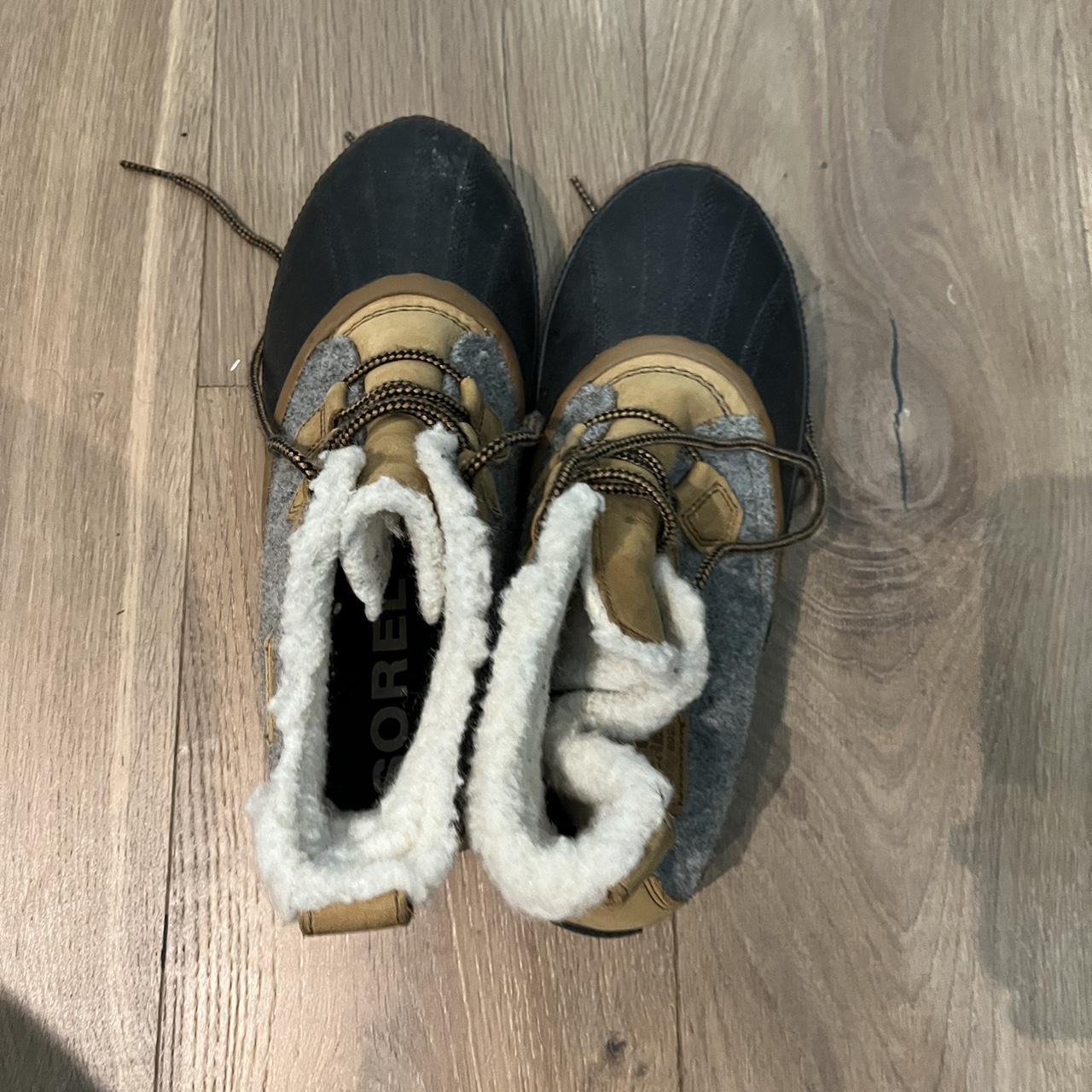 sorel flat boots