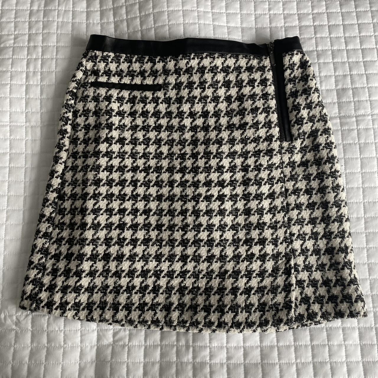 Sainsbury's TU Women's Black and White Skirt Depop