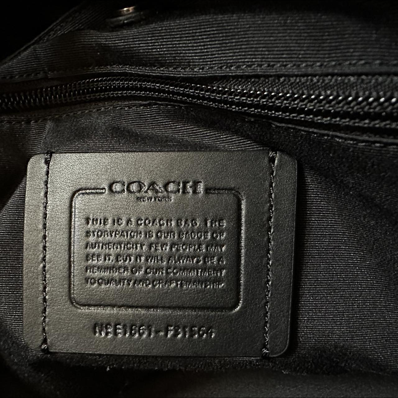 Coach F70183 Voyager Signature Crossbody Messenger - Depop