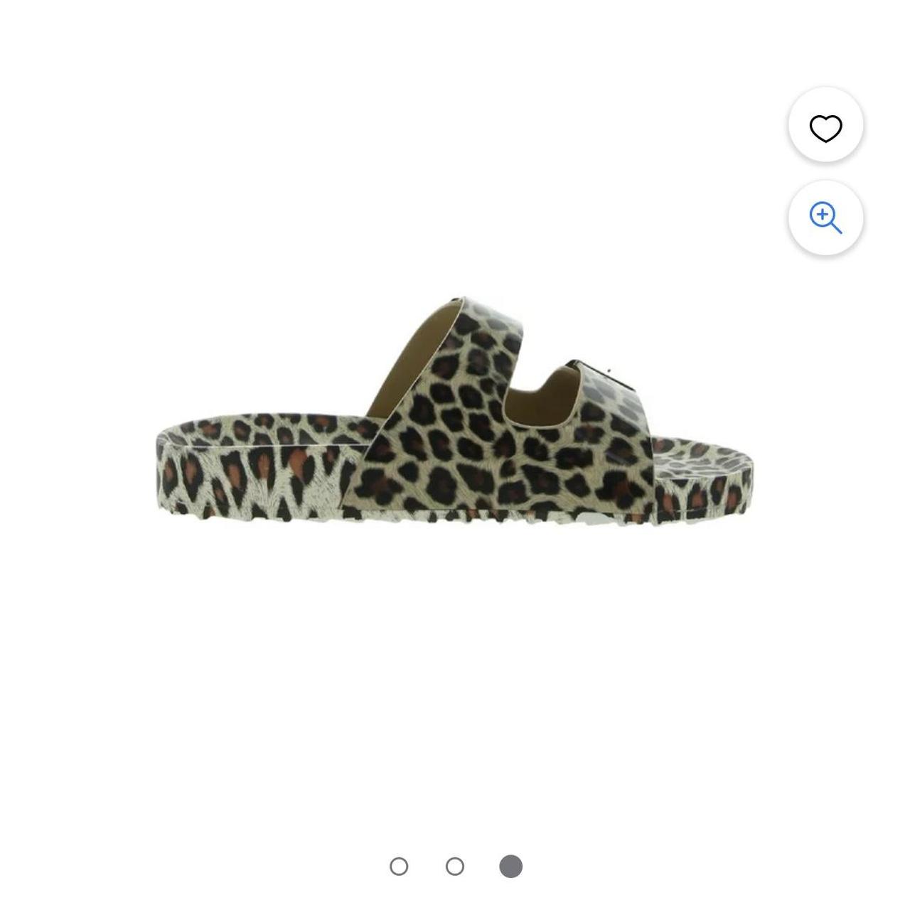 NEW Steve Madden girl teddy footbed sandal slides... Depop