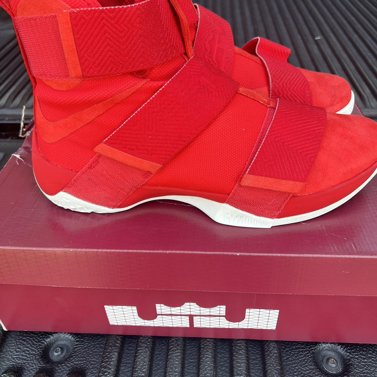 mens nike shoes 11.5