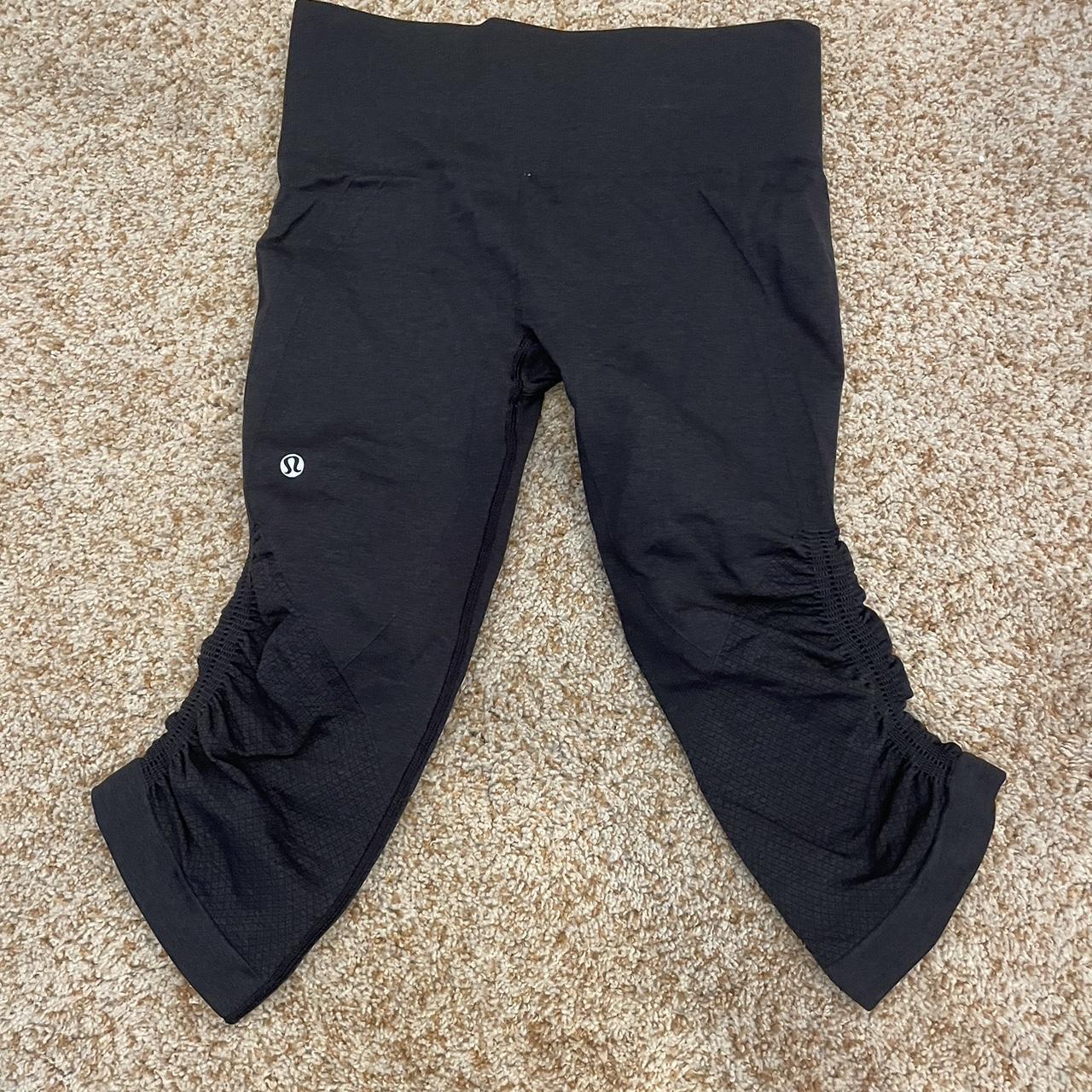 Lululemon In the Flow Scrunch Capri Cropped Leggings Ruched Gray