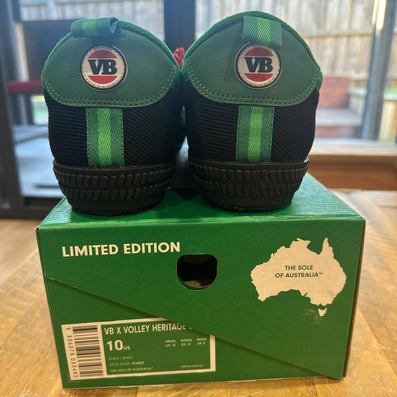 VB Victoria Bitter Dunlop Volley Men's Size 10 Depop