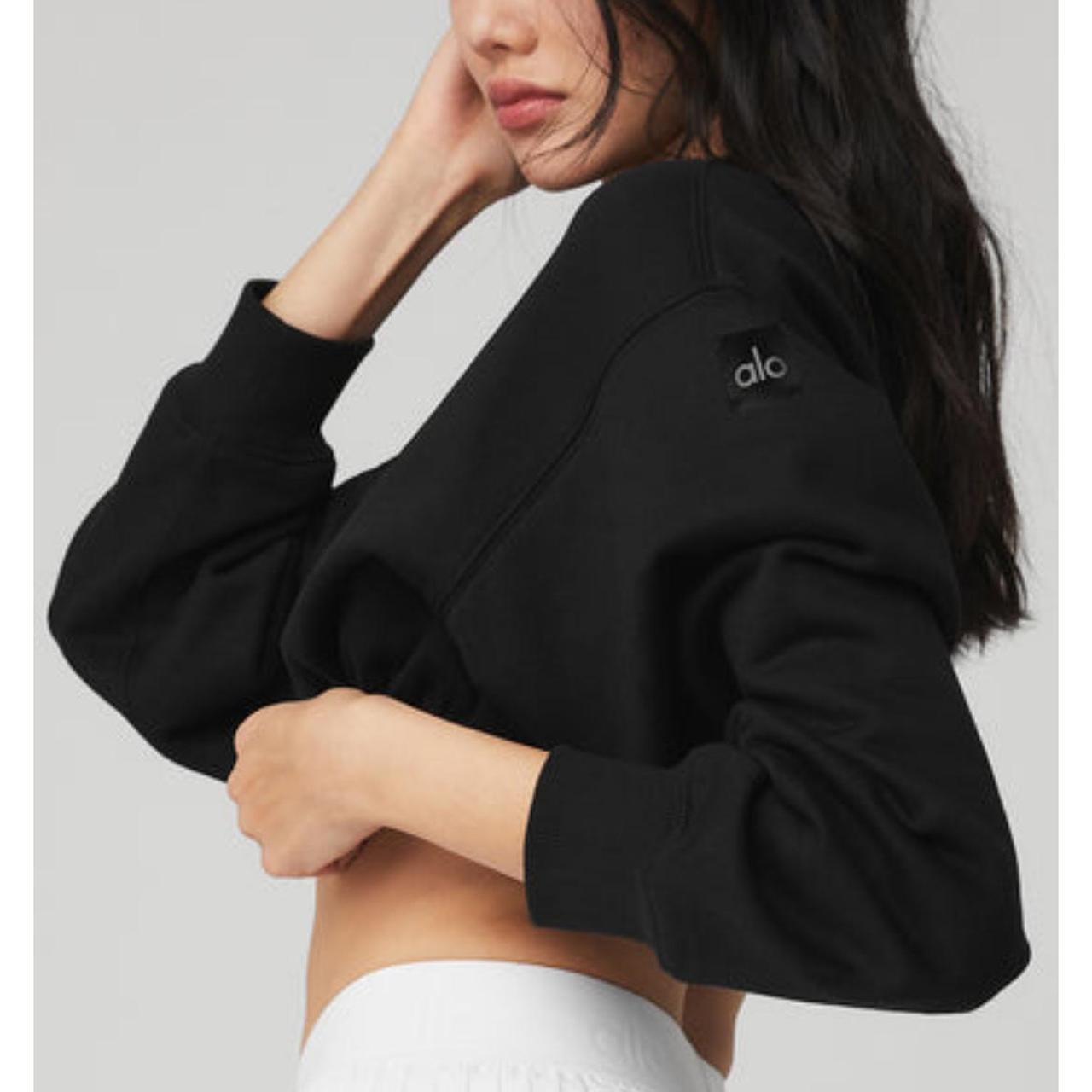 Alo Yoga Devotion Crew Neck Pullovers - Small - | Depop