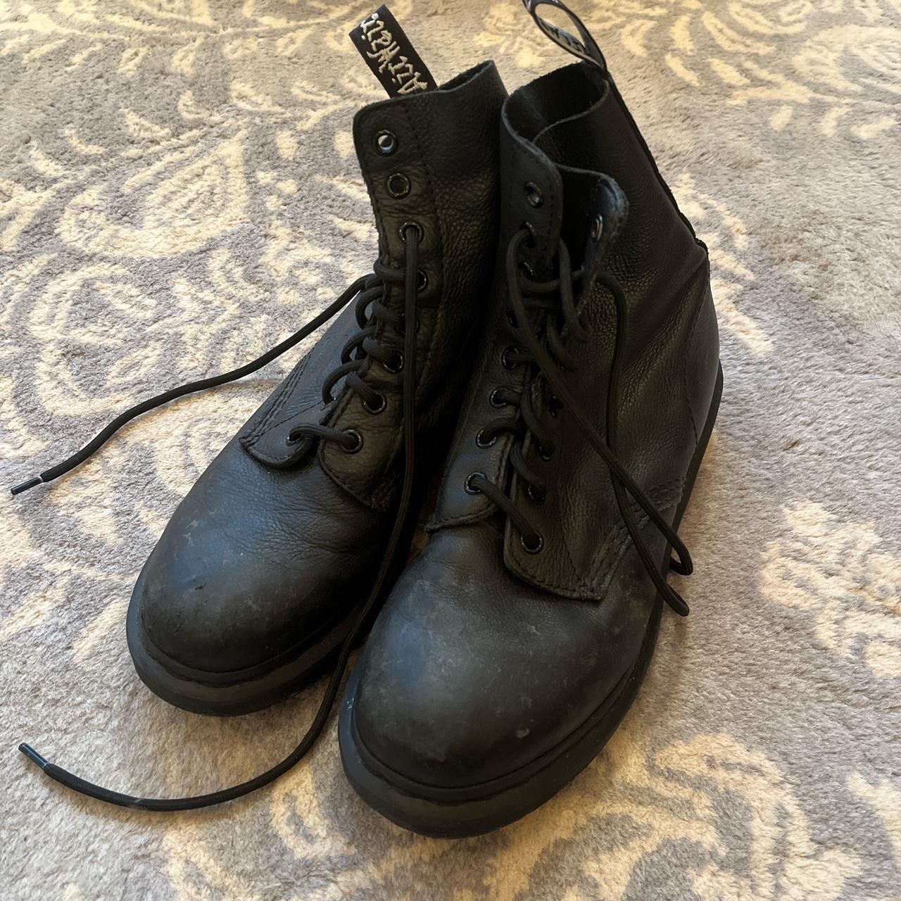 Dr martens best sale mono 39