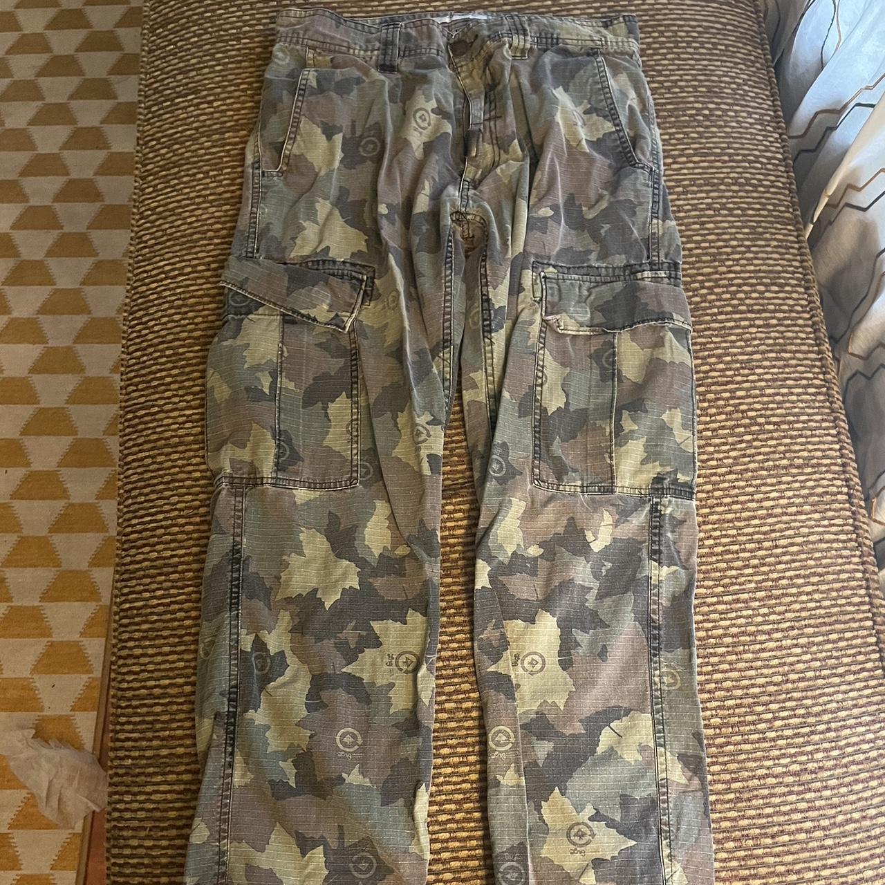 LRG CAMO PANTS LIFTED RESEARCH GROUP USED ON ALLOT - Depop