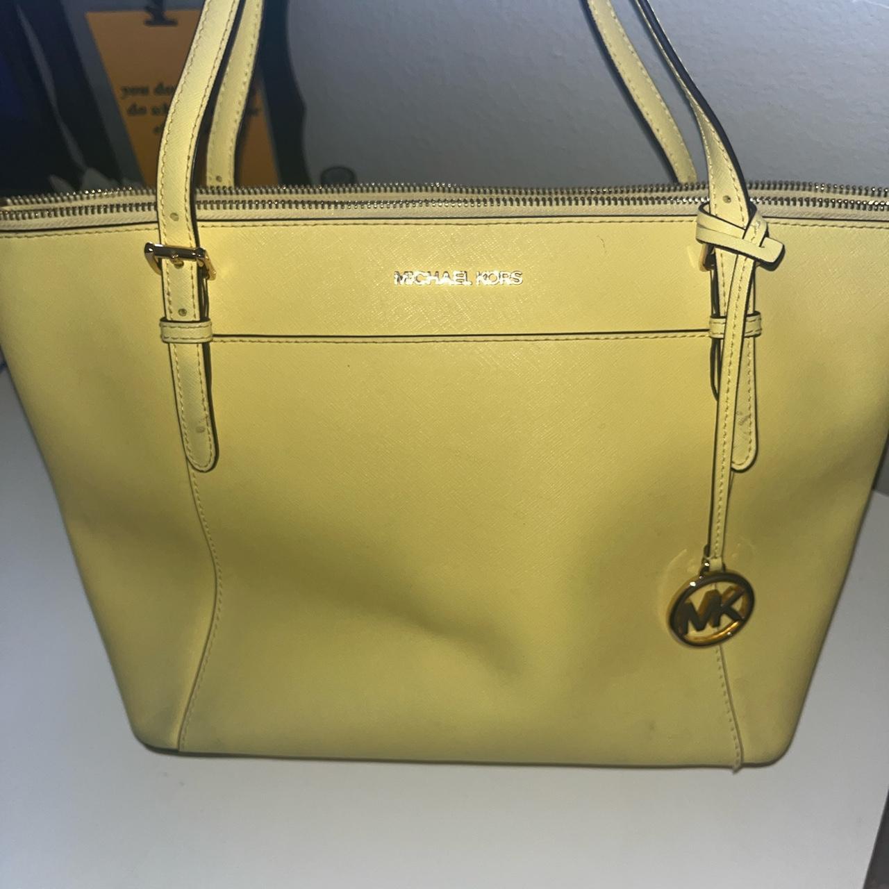 Amazon.com: Michael Kors Charlotte Large Top Zip Tote bundled with 3/4 Zip  Wallet Purse Hook (Signature MK Honeycomb) : Clothing, Shoes & Jewelry