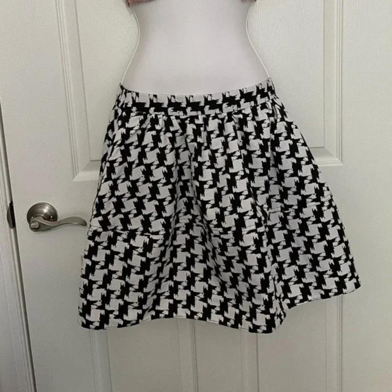 Express checkered like skirt. Size 6 Express skirt