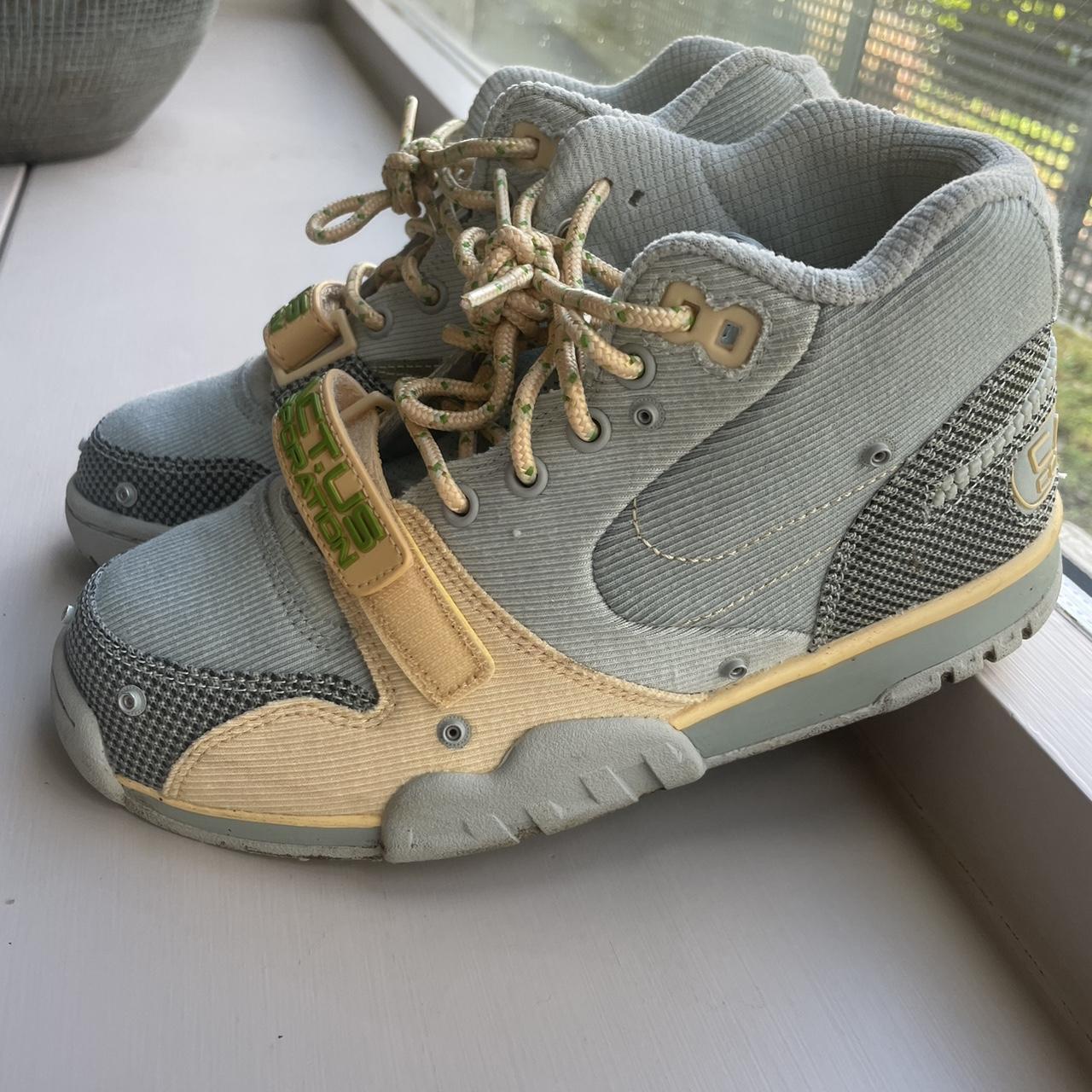 scotts nike trainers