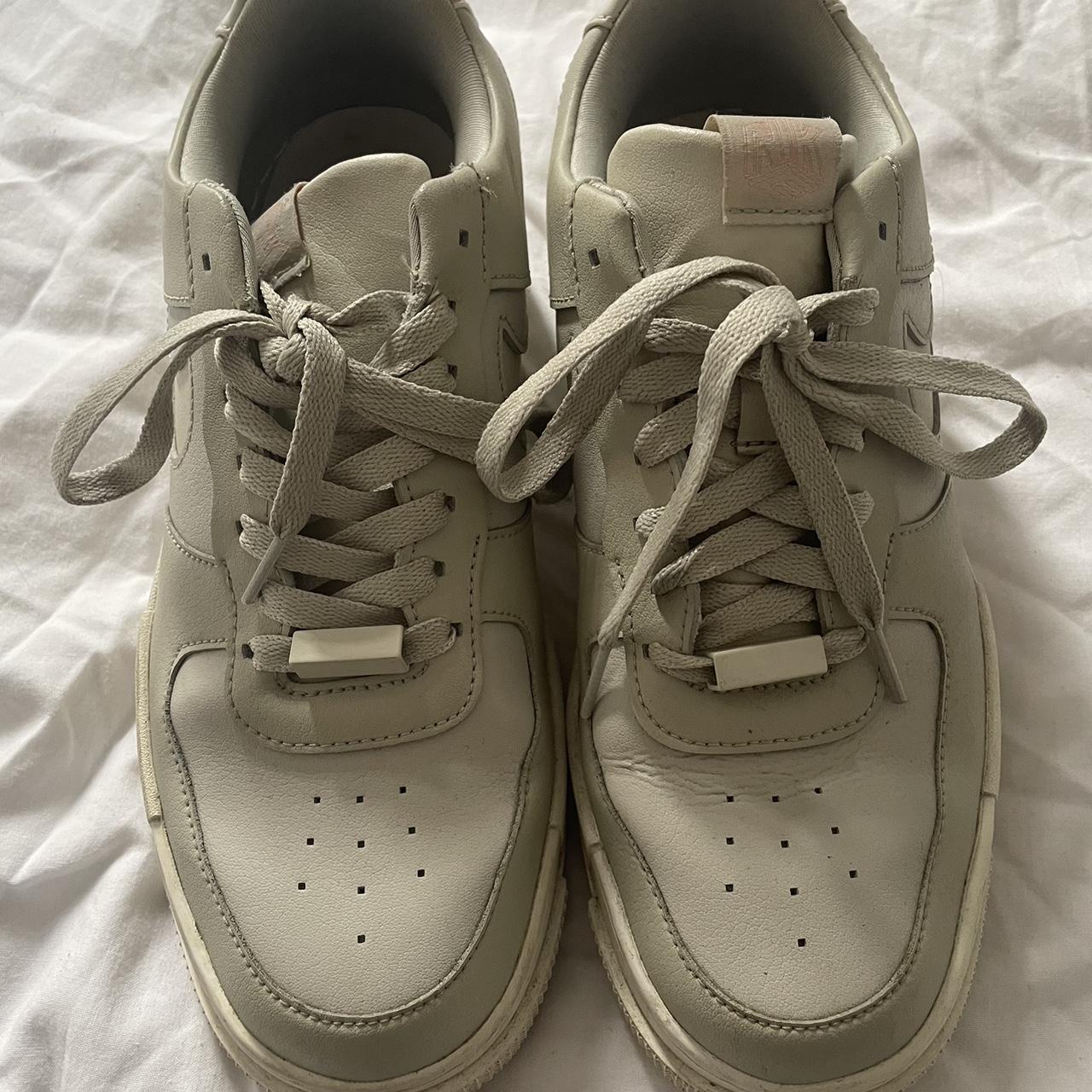 sizeer nike air force 1 pixel