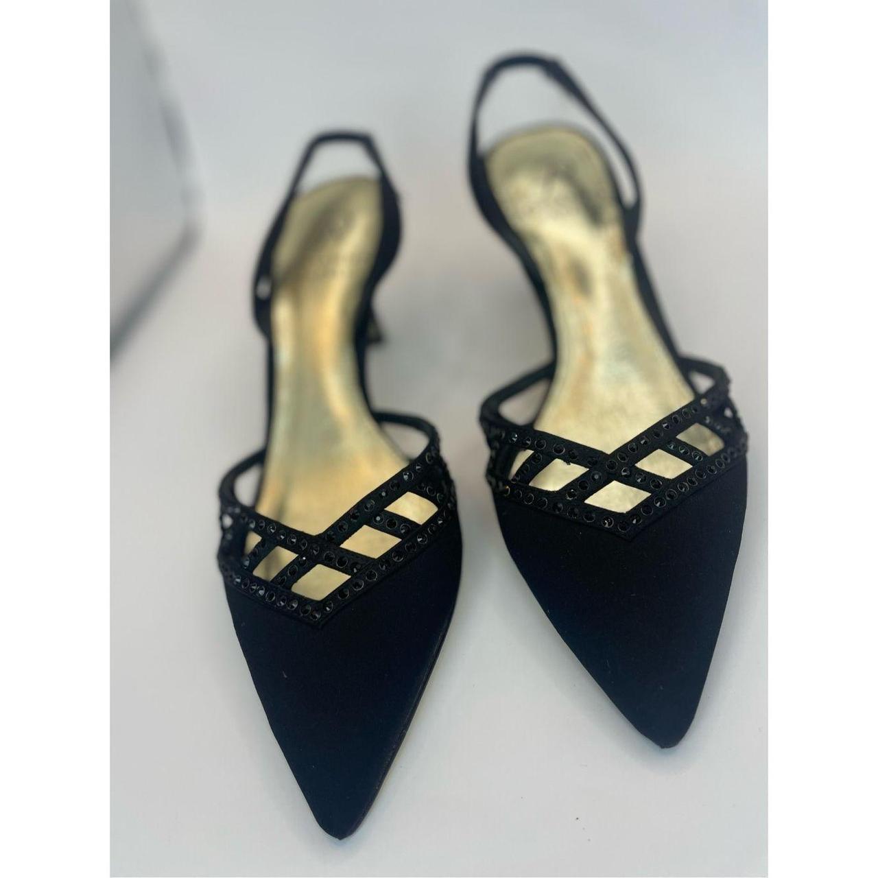 The Haven evening pumps by Adrianna Papell will kick Depop