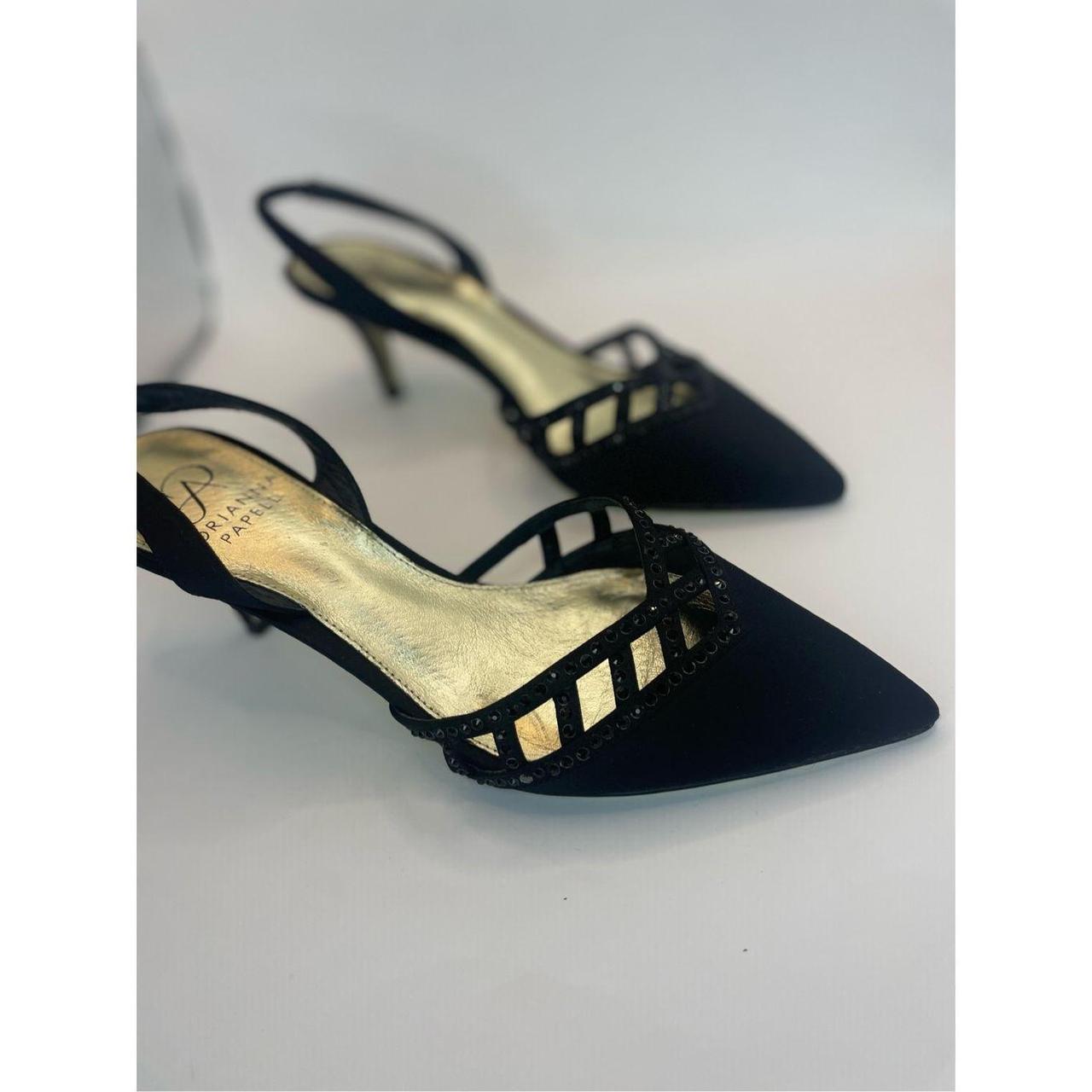 The Haven evening pumps by Adrianna Papell will kick Depop