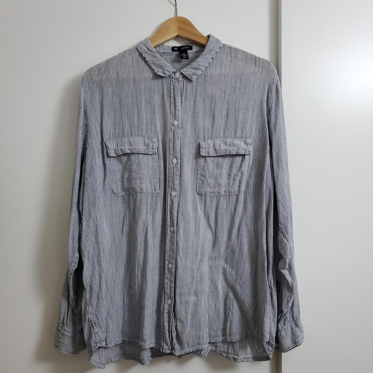 Gap Women's Shirt | Depop