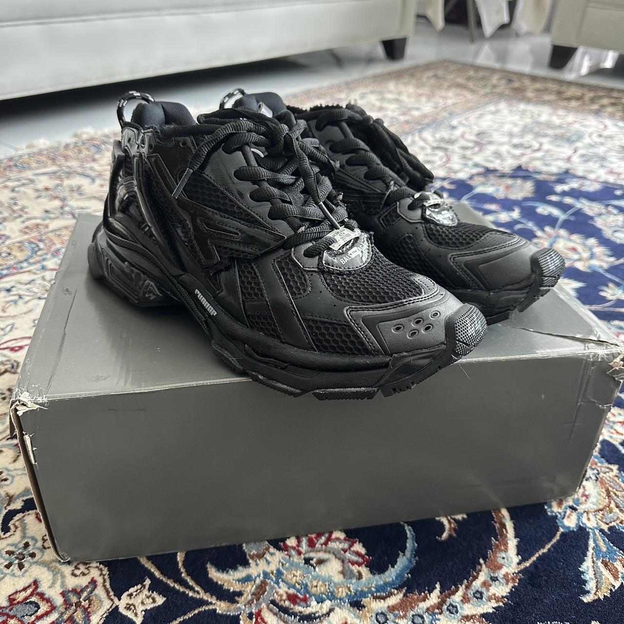 Balenciaga Runner Kith Black - Depop