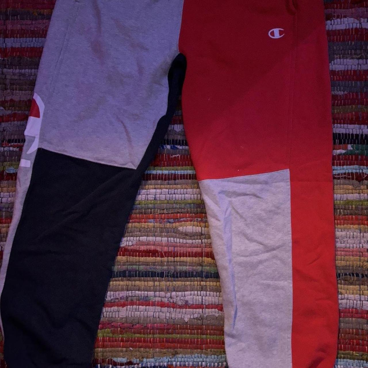 Multicolored sweatpants with pocket on the back