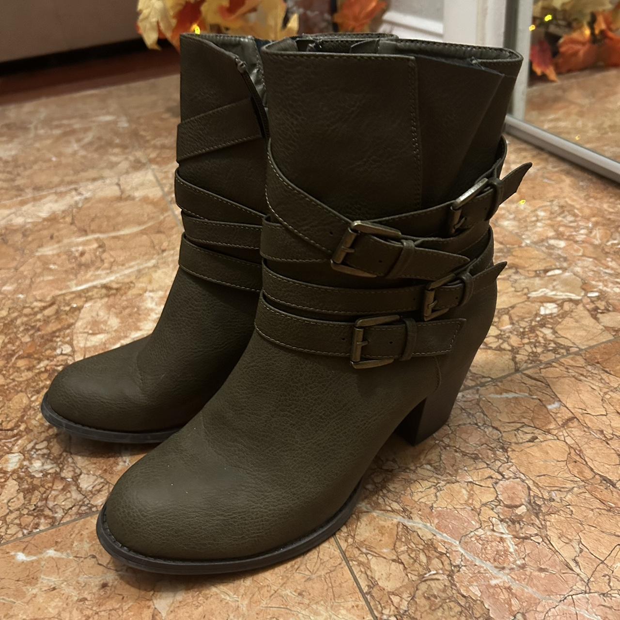 combat boots with buckles