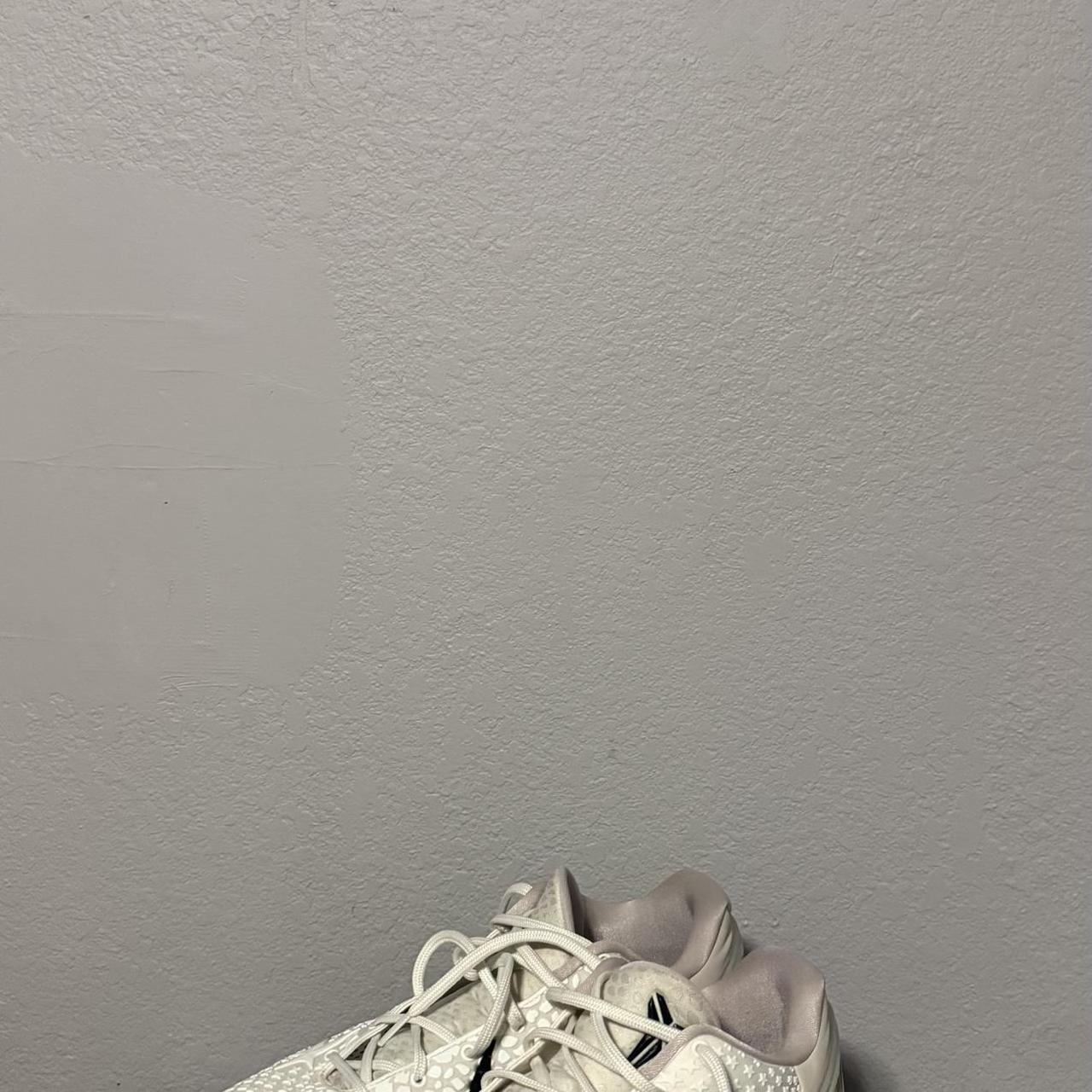 Nike Men's Sneakers - White/Cream - US 11 – Kobe … - image 1